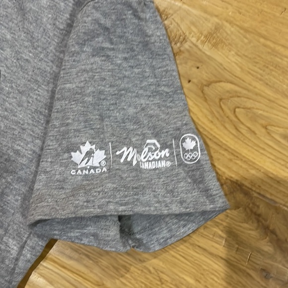 Vintage 2004 Molson tee Hayley - Picture 3 of 5